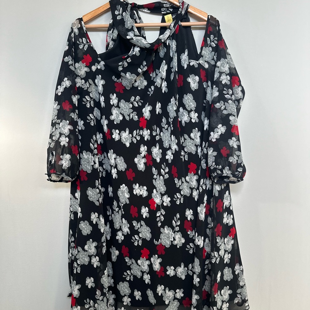 Black flowy dress by Karl Lagerfeld | Size 14